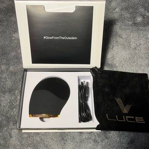 LUCE180° Facial Cleansing and Anti-Aging Device